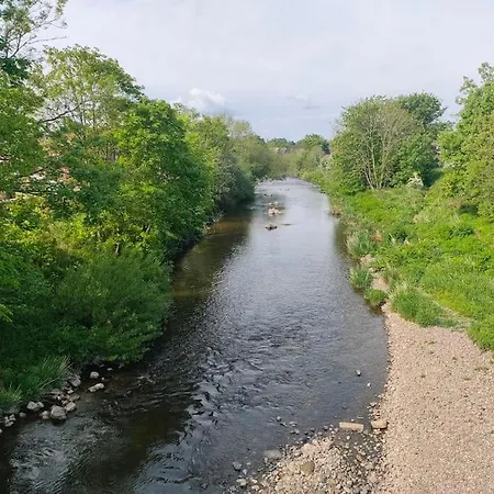 Дом отдыха Family Near Centre - New King Bed! Карлайл