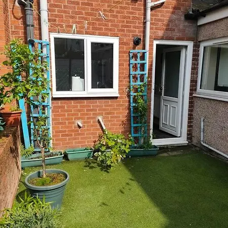 Дом отдыха Family Near Centre - New King Bed! *