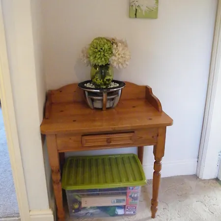 Family Near Centre - New King Bed!