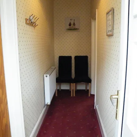 Дом отдыха Family Near Centre - New King Bed! Карлайл