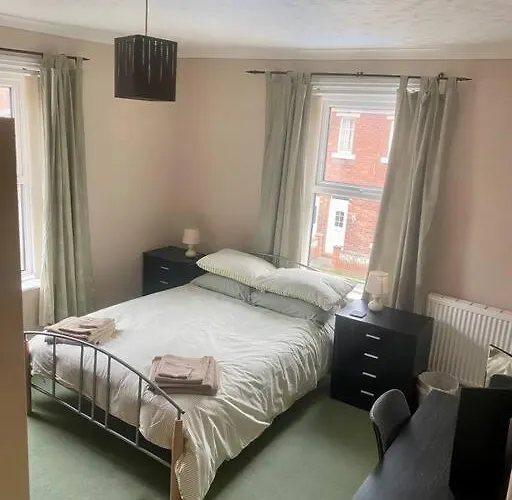 بيت للعطل Family Near Centre - New King Bed!