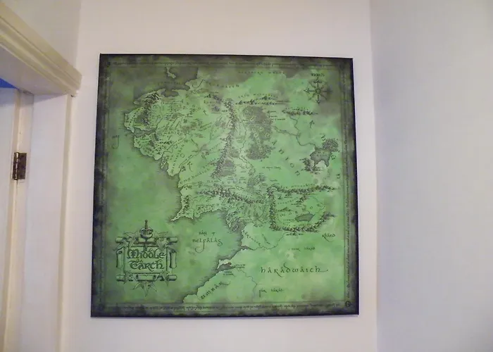 Family Near Centre - New King Bed! بيت للعطل كارلايل