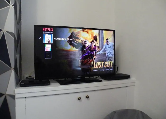 Family Near Centre - New King Bed! *