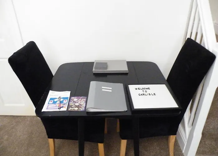 Family Near Centre - New King Bed! * كارلايل