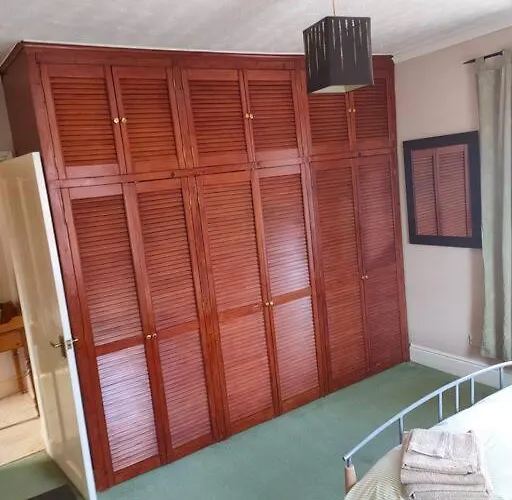 Family Near Centre - New King Bed! Holiday home