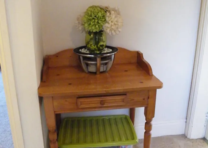 Family Near Centre - New King Bed!